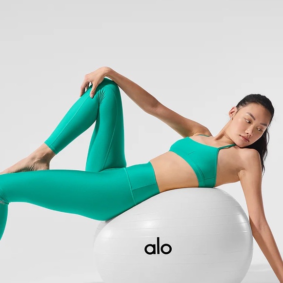 ALO Yoga Pants - Alo High-Waist Airlift Legging Lettuce